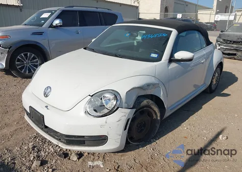 2014 Volkswagen Beetle 2.5L z USA, uszkodzony, nr VIN 3VW5X7AT9EM806522